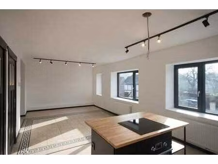 appartement 2 chambres + bureau - plein centre de weris.