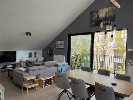 appartement lumineux dans quartier résidentiel (+ parking)