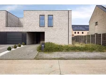 halfopen ben-woning te koop in olmen