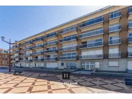 appartement avec grande terrasse à l’arrière de la digue