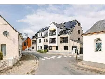 appartement neuf de trois chambres à coucher situé au calme