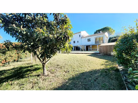 aujargues- maison familiale + logement indépendant - terrain 1580 m2 - piscine