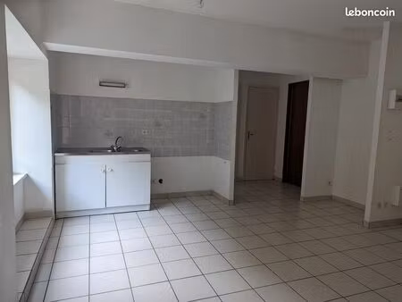 loue t2 39m² ascenseur chauffage inclus