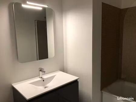 studio bien situe dans residence securisee