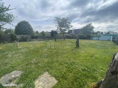 terrain 300 m² courson monteloup