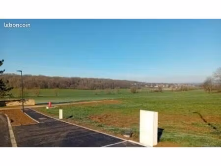 parcelle constructible 4 ares  viabilisée  lavernay  10 mn de besancon