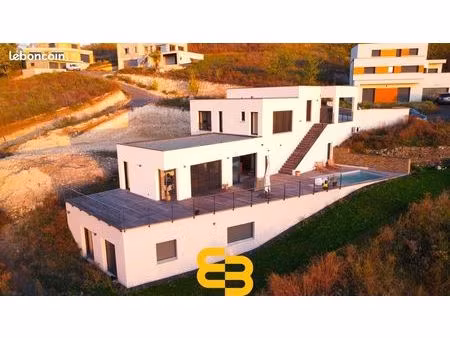 villa 6 pièces 170 m²