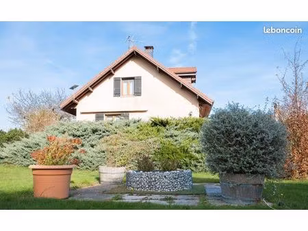 péron – maison individuelle de 7 pièces  4 chambres  240 m²  rénovée  avec grand jardin  c