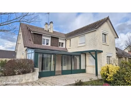 pavillon 8 pièces 170 m²