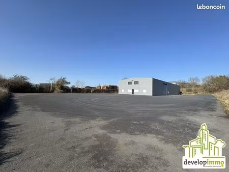 local bureaux 754 m²