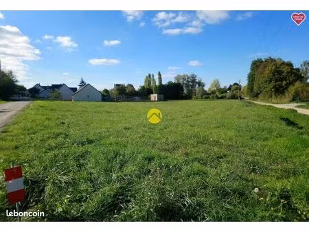 terrain 3 027 m² saint amand montrond