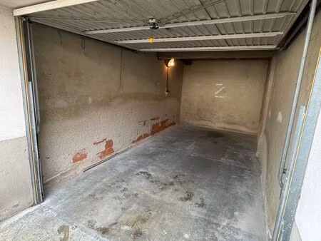 garage fermé – centre de maxéville – avenue de la république – 14 900