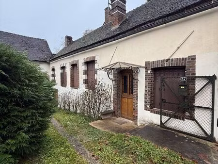 fermette sur terrain clos avec grange
