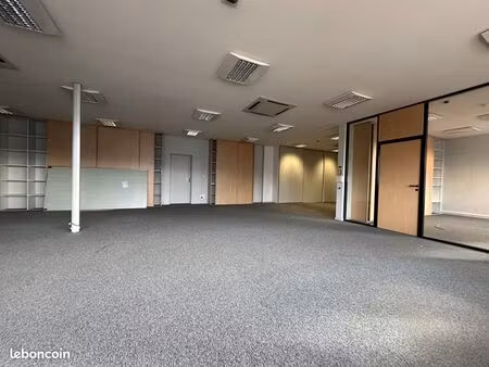 bureaux 279 m²