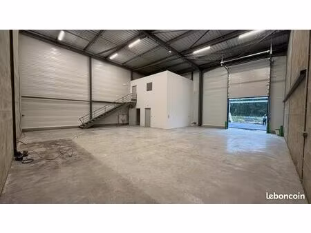 local industriel 155 m²
