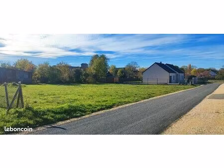 terrain 1001 m² baugy