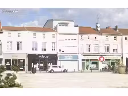 local commercial 245 m²