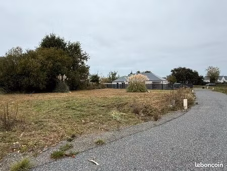 beau terrain viabilisé à pleubian