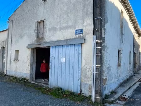 grange ou garage . matha