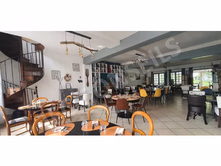 propriété de 381 m2 au très fort potentiel à 10 minutes de