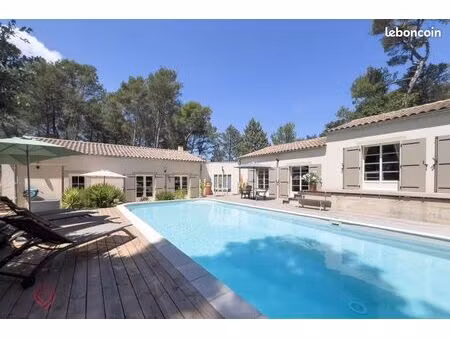 villa 9 pièces 345 m²