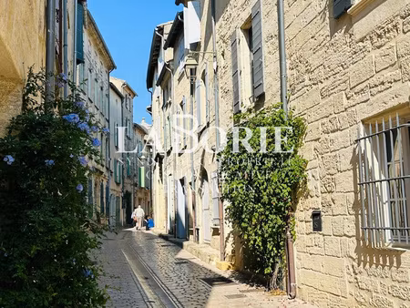 uzes - location meublee maison de village t6 - 165m2 - garag