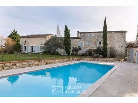 maison de caractère avec piscine et vue dégagée
