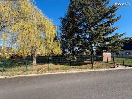 terrain 749 m² ballan mire