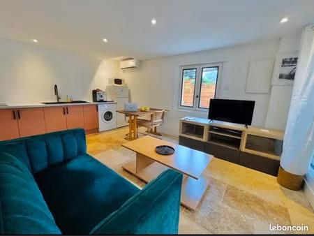 t2 charges comprises sécurisé avec piscine