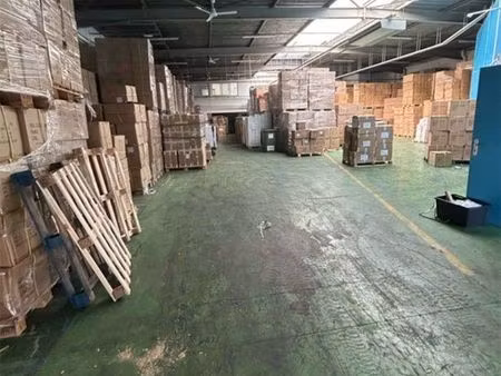 entrepôt 871 m² montreuil