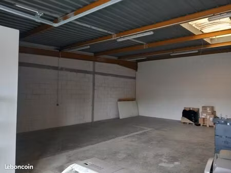 entrepôt 130m² - avrillé