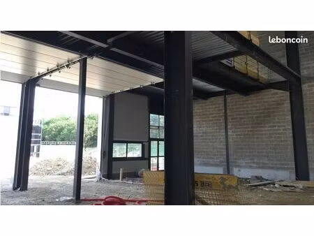 local d'activité 570 m²