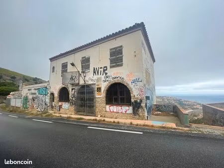 bâtiment - ancien poste de douane - 66290 cerbere