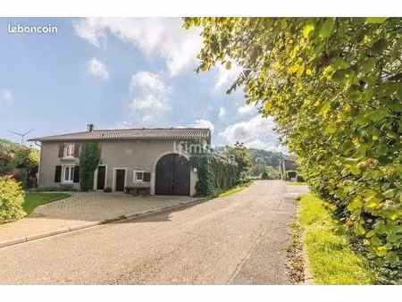 maison 9 pièces 255 m²