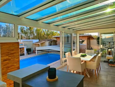 ? maison 104 m² – piscine chauffée – véranda – 3 faces – montescot (66) – 324 000