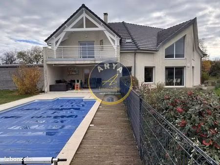 maison 7 pièces 185 m²