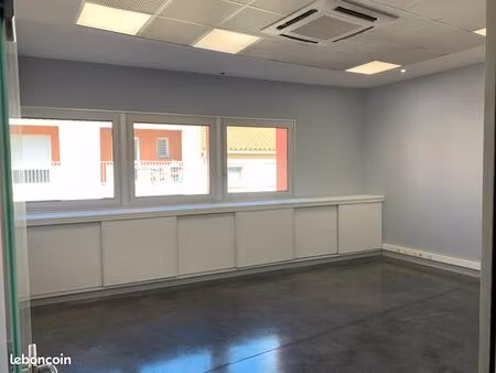 bureau à louer mas guérido ( 30 m² ) - 400