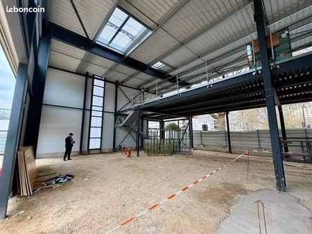 local d'activite 265 m² stains