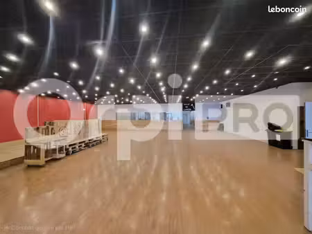 local commercial 511 m²