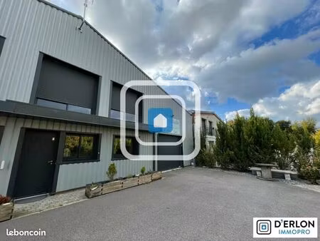 local d'activité 200 m²