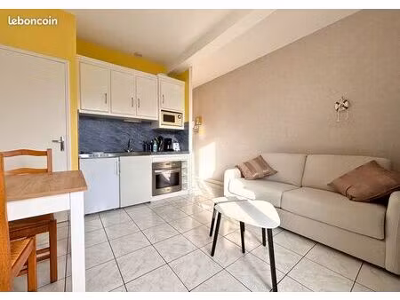 studio centre ville - vue mer