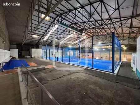 local d'activité 1 950 m²