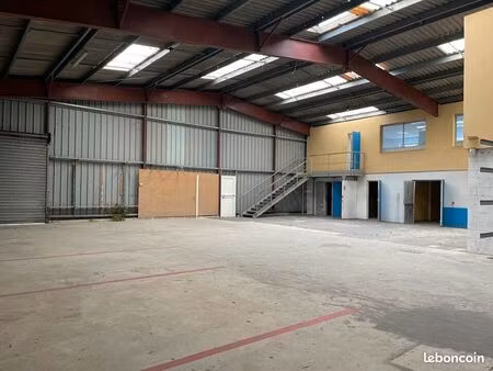 local d'activité 760 m²