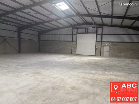 local d'activité 931 m²