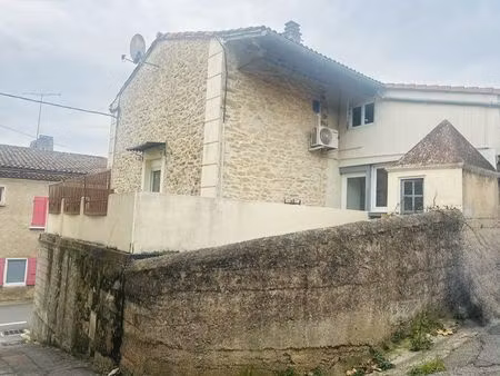 maison de village en pierre