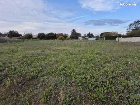 terrain 479 m² saint laurent de la pree