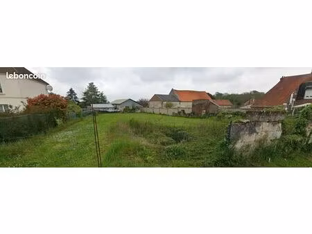 terrain 1044m2 + cave voutée