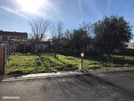 terrain 500 m² la salvetat saint gilles