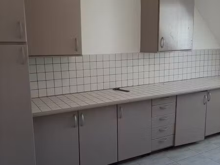 f2 55m2 spacieux et lumineux rénové palais des sports