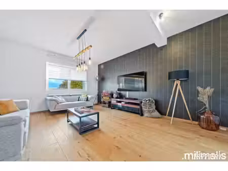 maison 7 pièces 206 m²